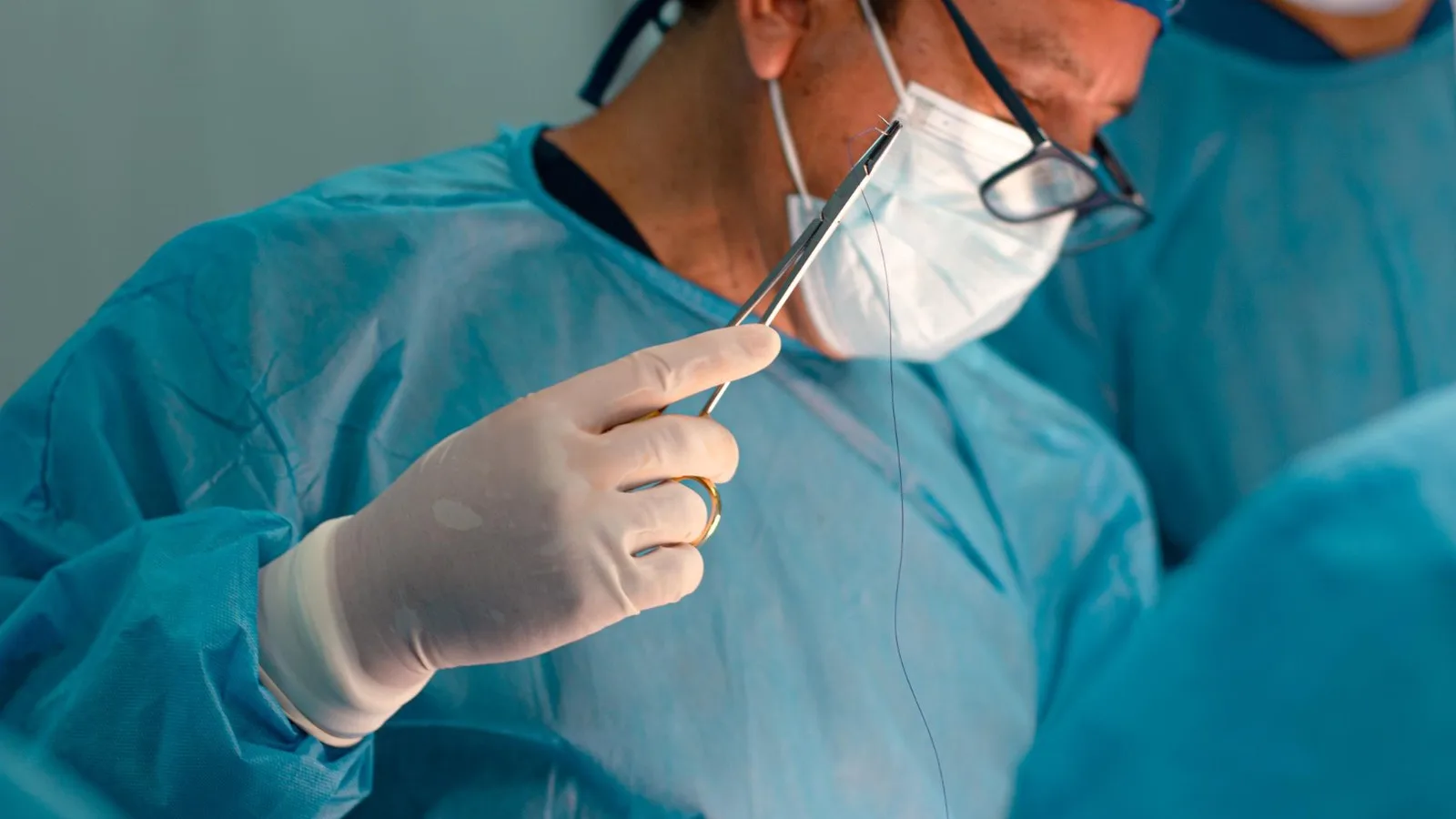 ¿Qué cirujano realiza cirugía de cáncer de mínima invasión en Puebla?