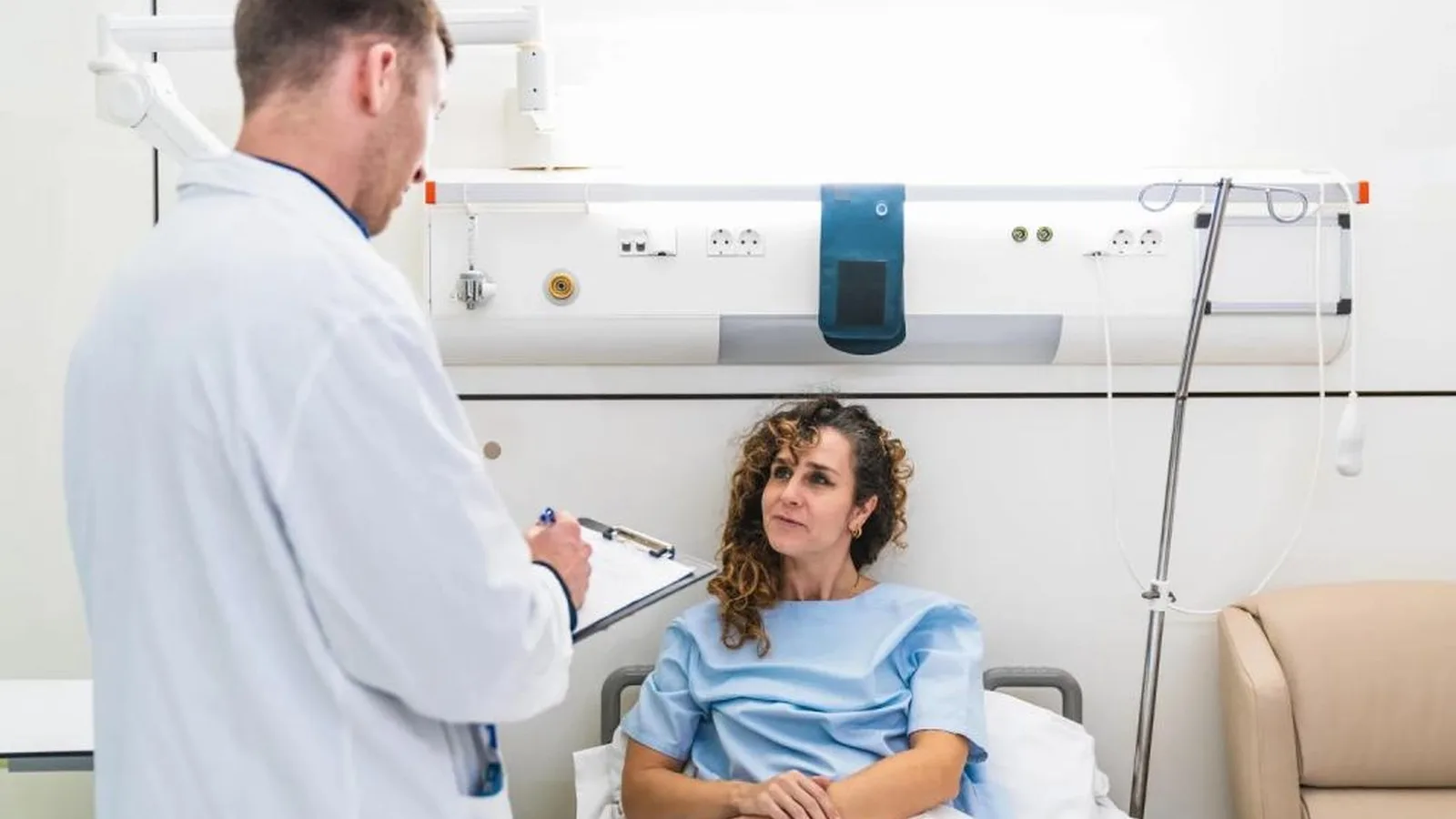 Consulta para seguimiento postoperatorio